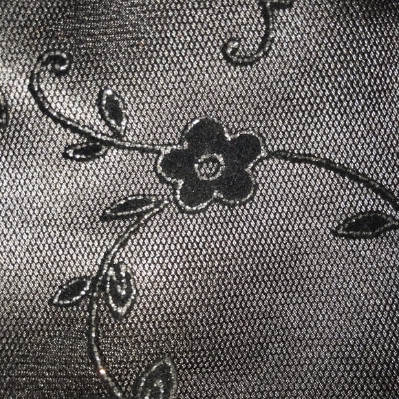 adorable gray mystic dress with flower detailing - Picture 4 of 6